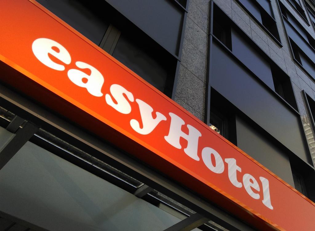 easyHotel Frankfurt City Center Frankfurt am Main Buitenkant foto