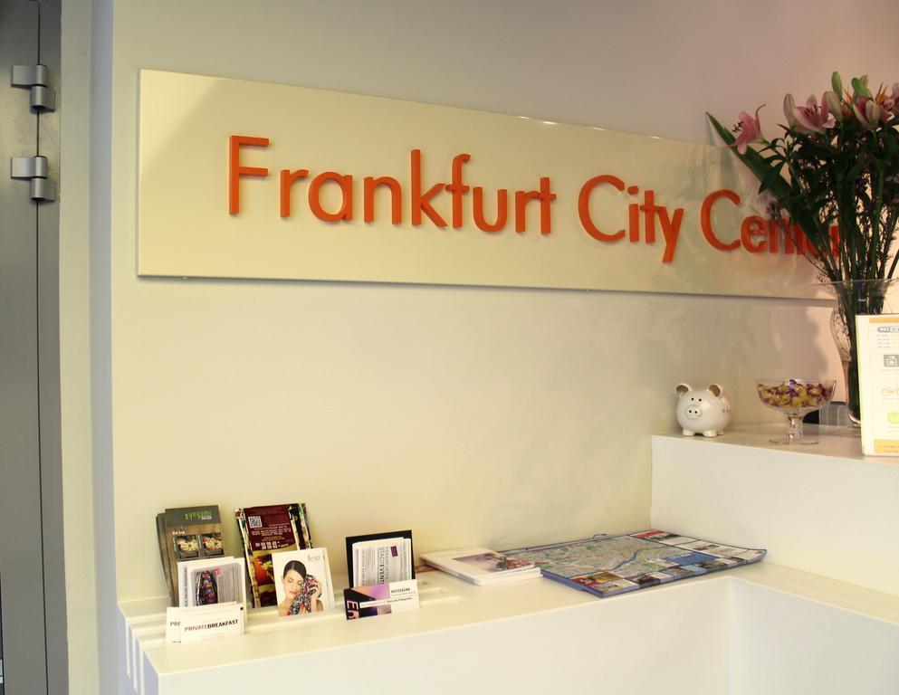 easyHotel Frankfurt City Center Frankfurt am Main Buitenkant foto