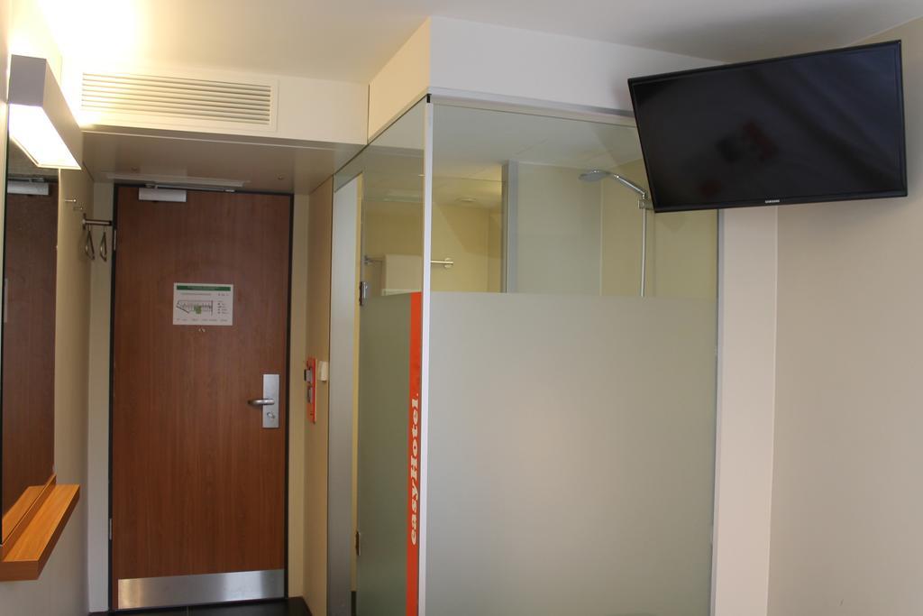 easyHotel Frankfurt City Center Frankfurt am Main Kamer foto