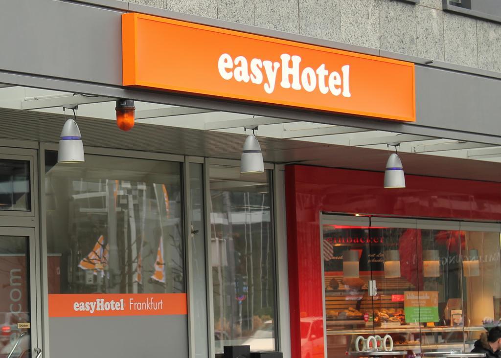 easyHotel Frankfurt City Center Frankfurt am Main Buitenkant foto