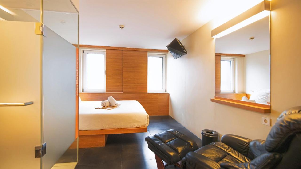 easyHotel Frankfurt City Center Frankfurt am Main Buitenkant foto
